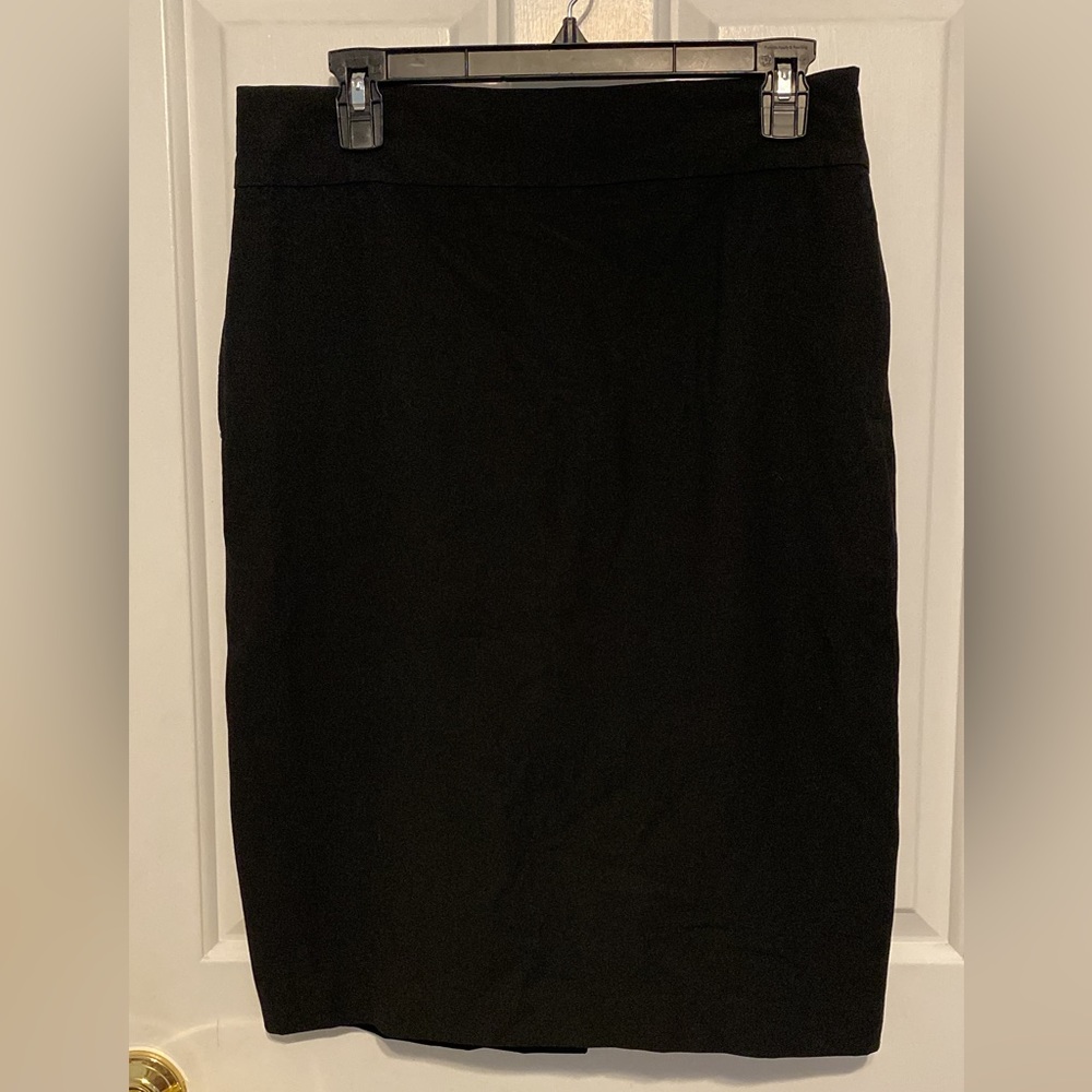 BUNDLE! 2 Old Navy Pencil Skirts. Black and Grey! Super comfy. Stretch. Size 6